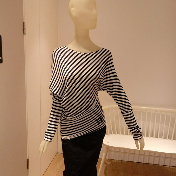 Salvatore Ferragamo asymmetric hem t-shirt - Picture 2 of 8